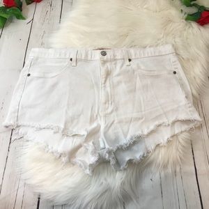 Judy Blue 3XL white fray edge short shorts